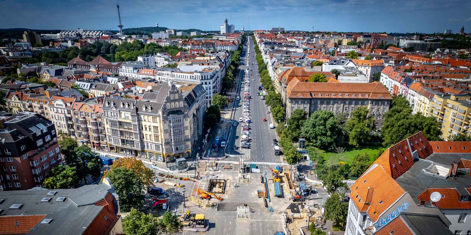 Blick vom Kaiserdamm in Charlottenburg in Richtung Theodor-Heuss-Platz