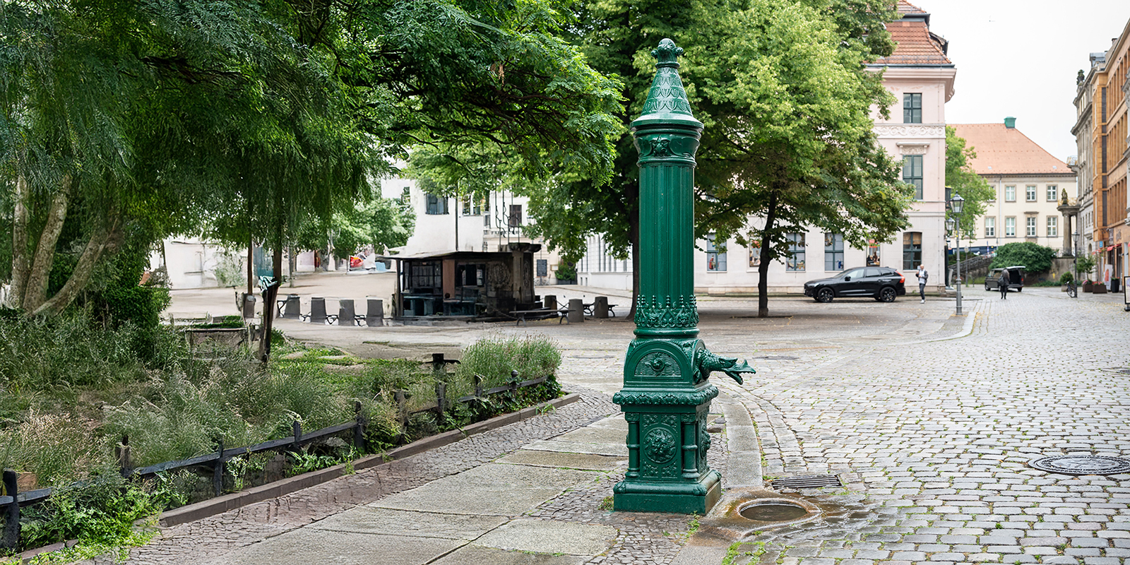 Berliner Notbrunnen in der Poststraße in Berlin-Mitte.