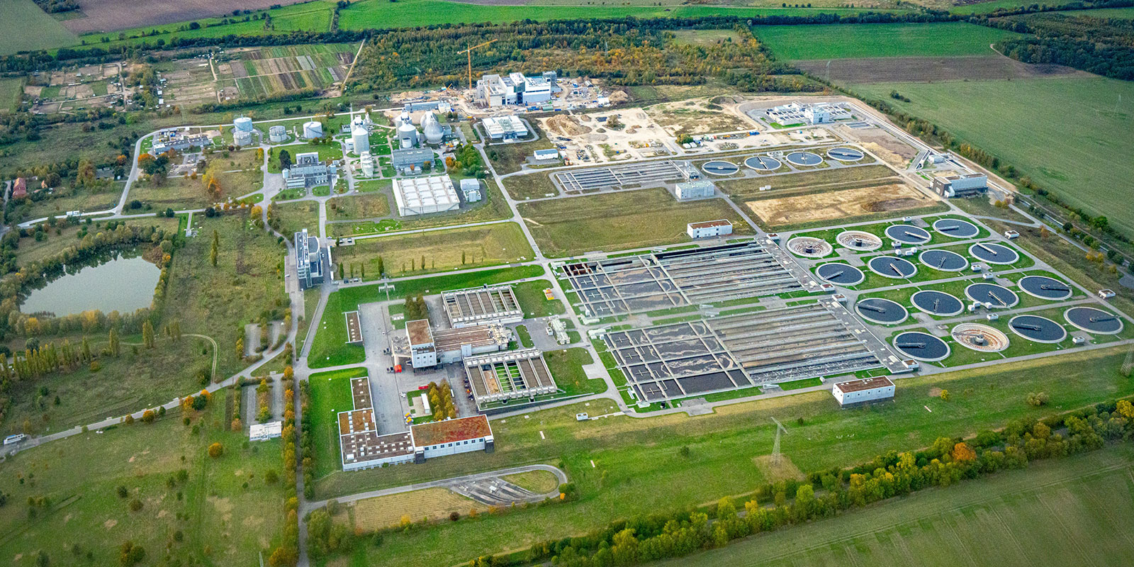 Luftaufnahme vom Ausbau des Klärwerks Waßmannsdorf