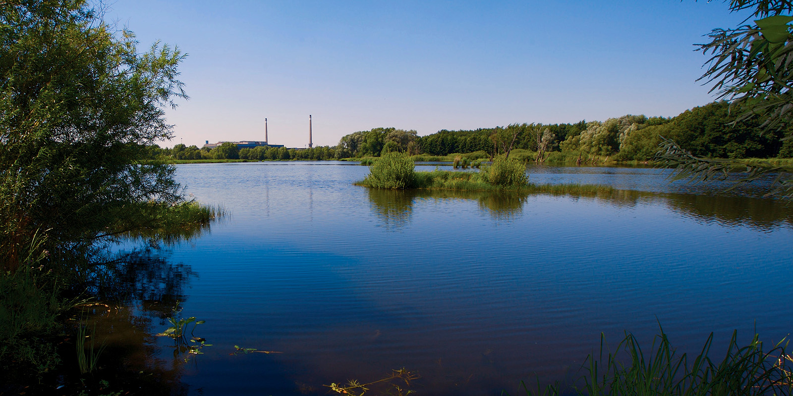 Blick auf See und Wasserwerk